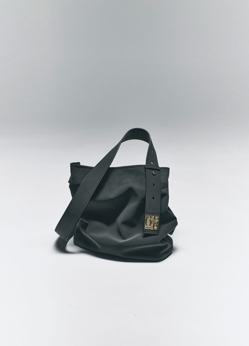 nest-gray-product-7 Nest - 深灰色麂皮