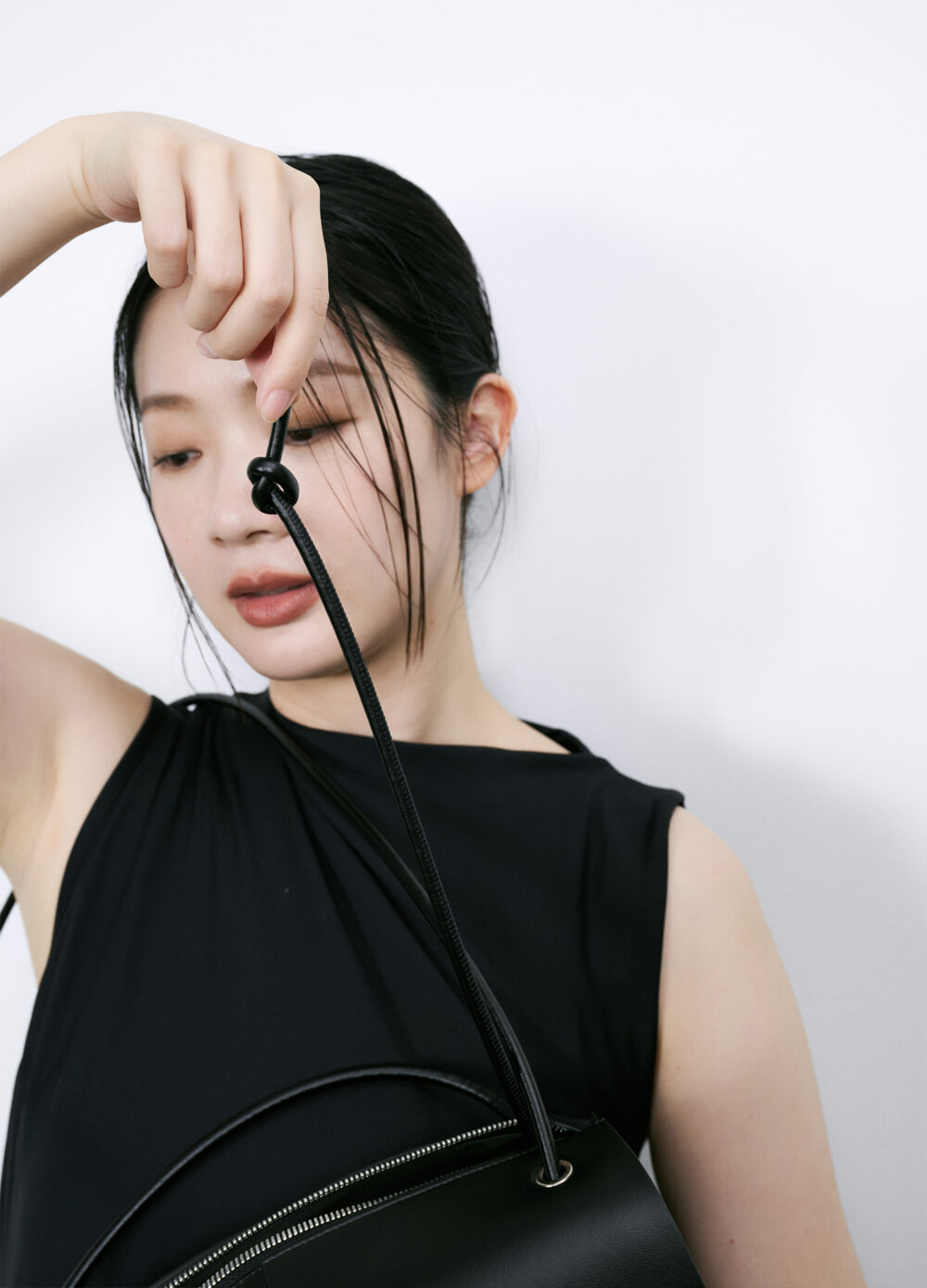 Twist-model-black-9 Twist - 經典黑